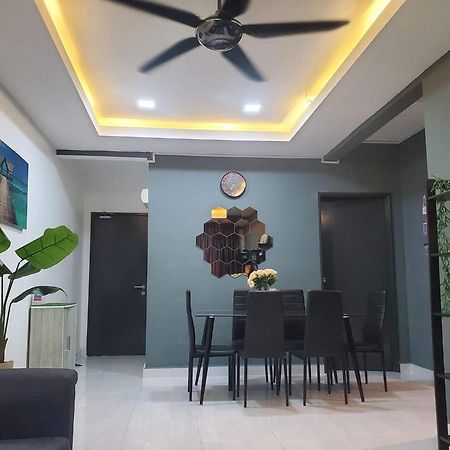 Casa Inderaloka Pantai Batu Buruk Lejlighed Kuala Terengganu Eksteriør billede