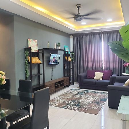 Casa Inderaloka Pantai Batu Buruk Lejlighed Kuala Terengganu Eksteriør billede