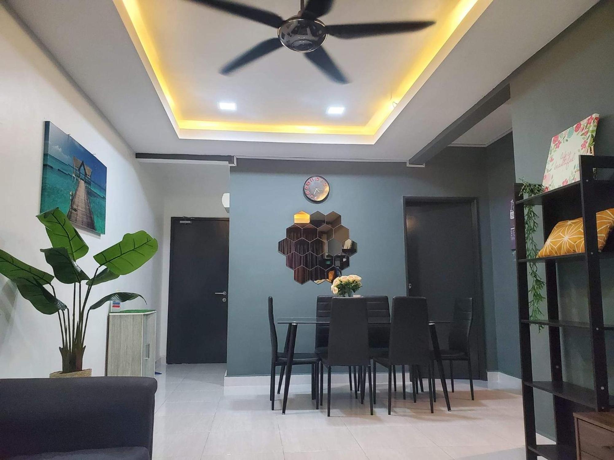 Casa Inderaloka Pantai Batu Buruk Lejlighed Kuala Terengganu Eksteriør billede