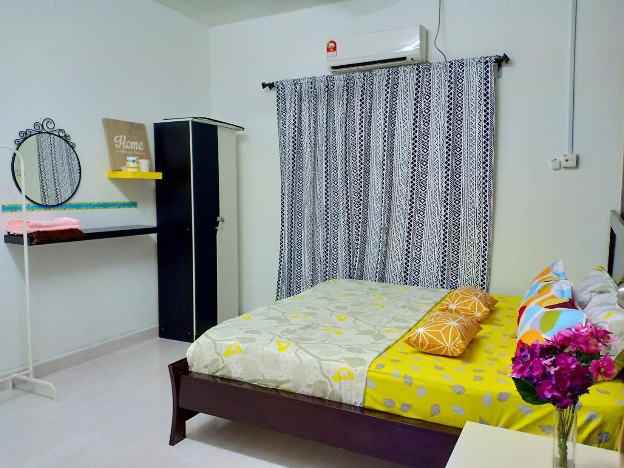 Casa Inderaloka Pantai Batu Buruk Lejlighed Kuala Terengganu Eksteriør billede